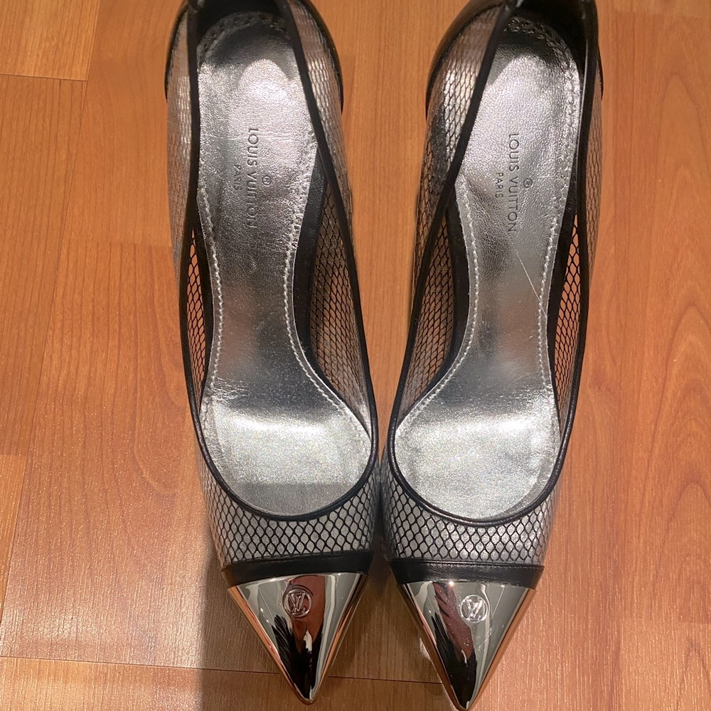 UNIQUE 2021 Louis Vuitton Size 38 RARE SOLD OUT